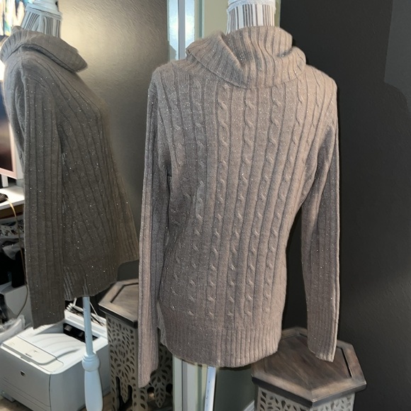 NY & Co, cable knit turtleneck sweater, large - Picture 6 of 9